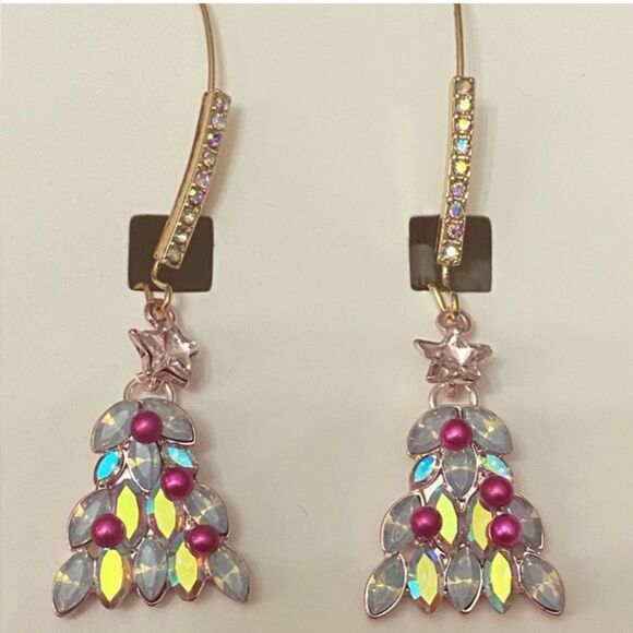 NWT Betsy Johnson Christmas Tree Dangle Earrings - Picture 1 of 4